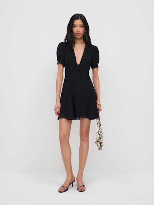 Akaia Dress